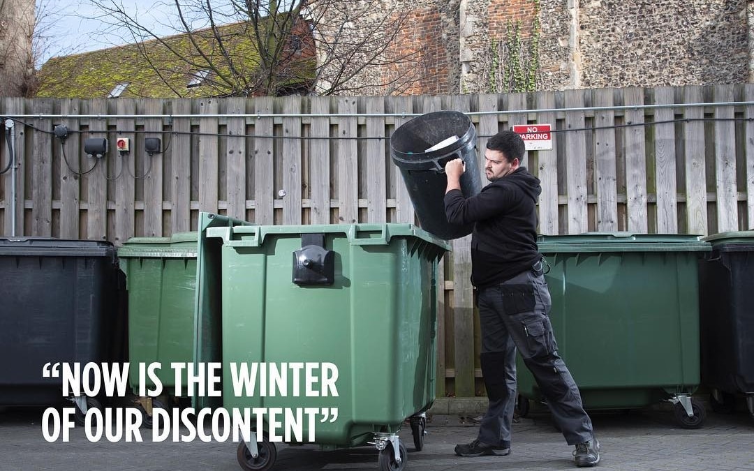 It’s national Shakespeare week!
Our staff are celebrating in style, dramatising some famous Shakespeare quotes whilst going about their everyday work. Techie Joe wasn’t happy about being told to put out the bins.
Why not re-enact some of your favourite quotes from the Bard and post them in the comments? #makeusgiggle #MarlowevsShakespeare #binit #discontent #nowisthewinter