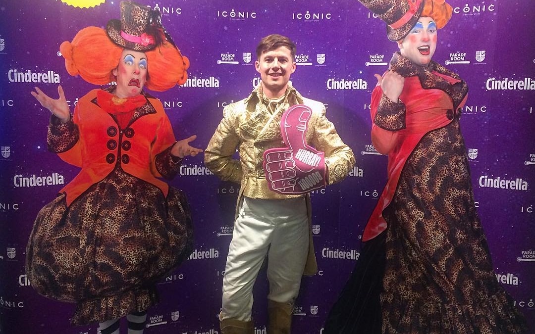Our dashing Dandini (Harry Reid) posing in front of our Cinderella selfie board with our new pantomime merchandise. We can’t wait to see your #marlowepanto poses ?

#marlowe #theatre #canterbury #pantomime #cinderella #lemmetakeaselfie