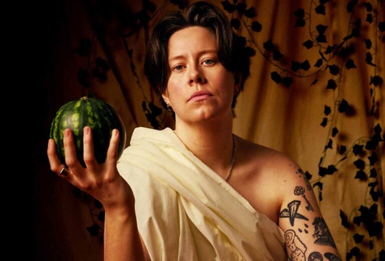 Chloe Petts: Big Naturals